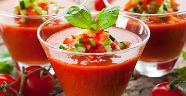 Soğuk domates çorbası nasıl yapılır?